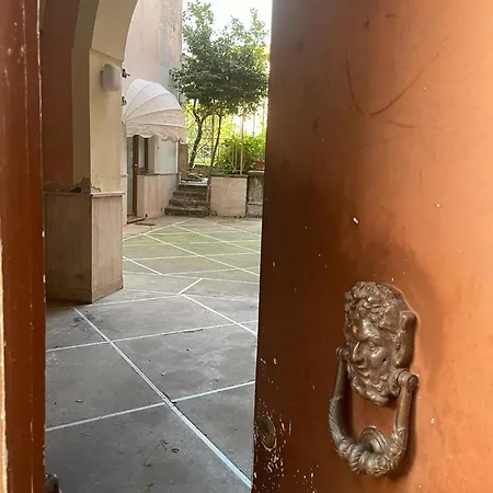 Insula Lubrensis Flat * Massa Lubrense